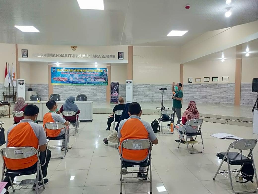 MANAJER KEPERAWATAN UPDATE ILMU PICU PADA RAPAT BULANAN.